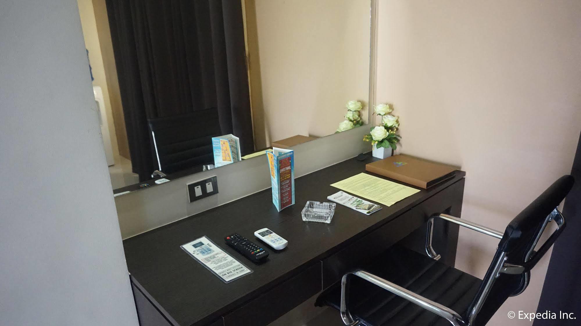 Score Birds Hotel Angeles Ngoại thất bức ảnh